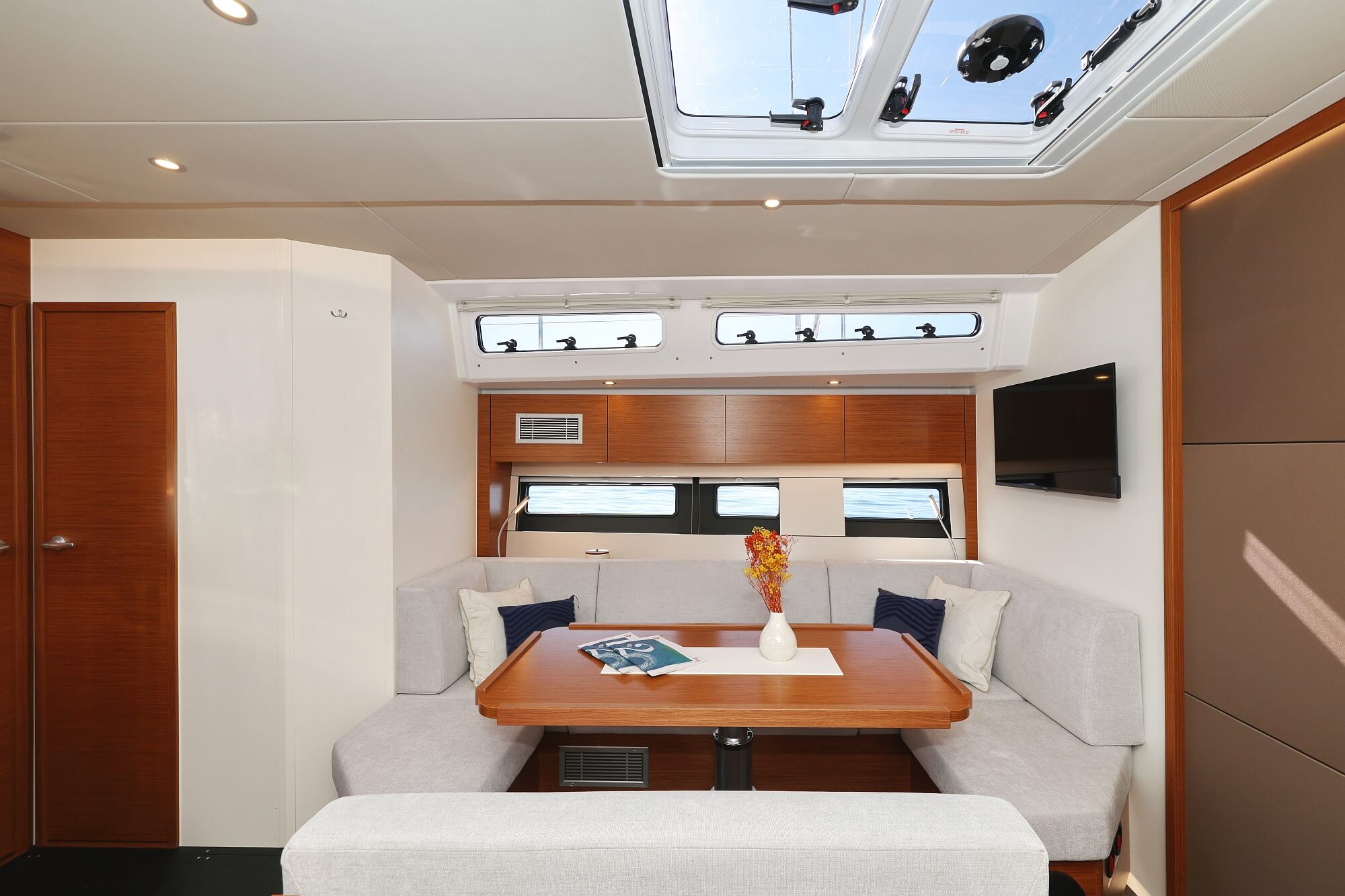 Hanse 510 - 4 + 1 cab. — photo 25