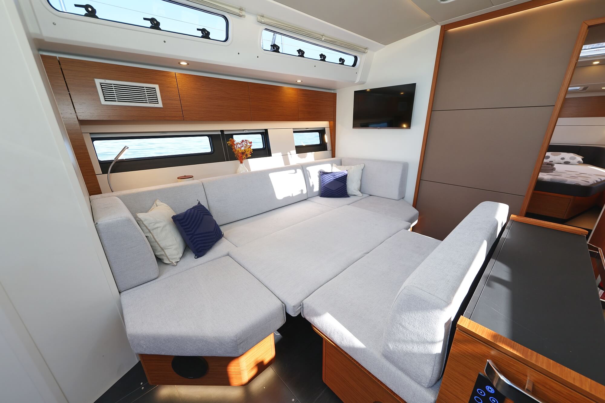 Hanse 510 - 4 + 1 cab. — photo 31