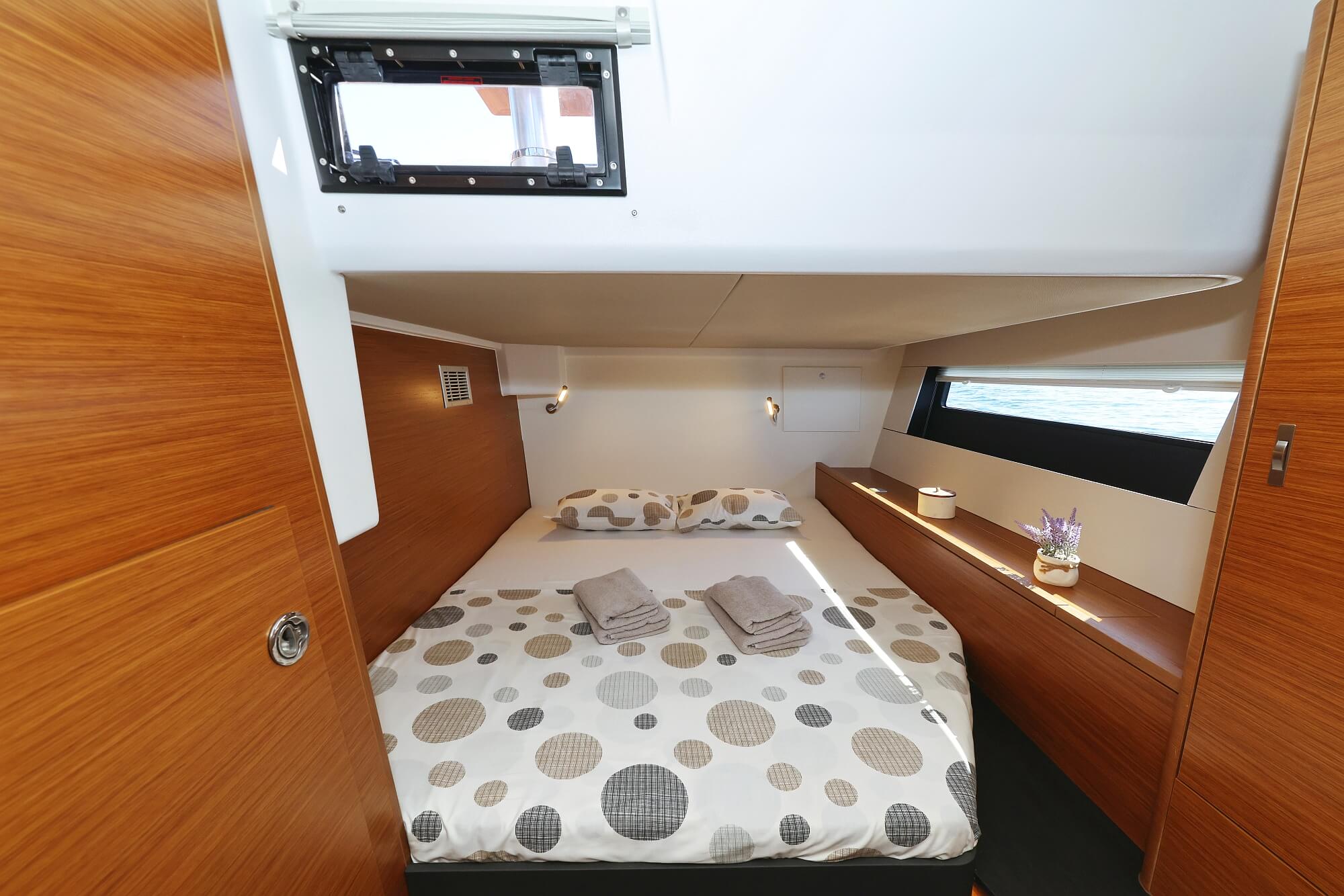 Hanse 510 - 4 + 1 cab. — photo 32