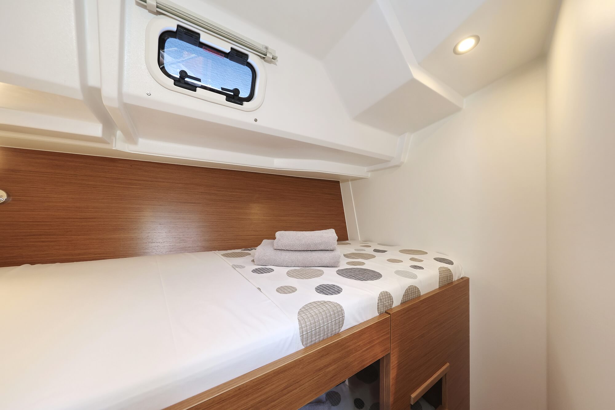 Hanse 510 - 4 + 1 cab. — photo 37