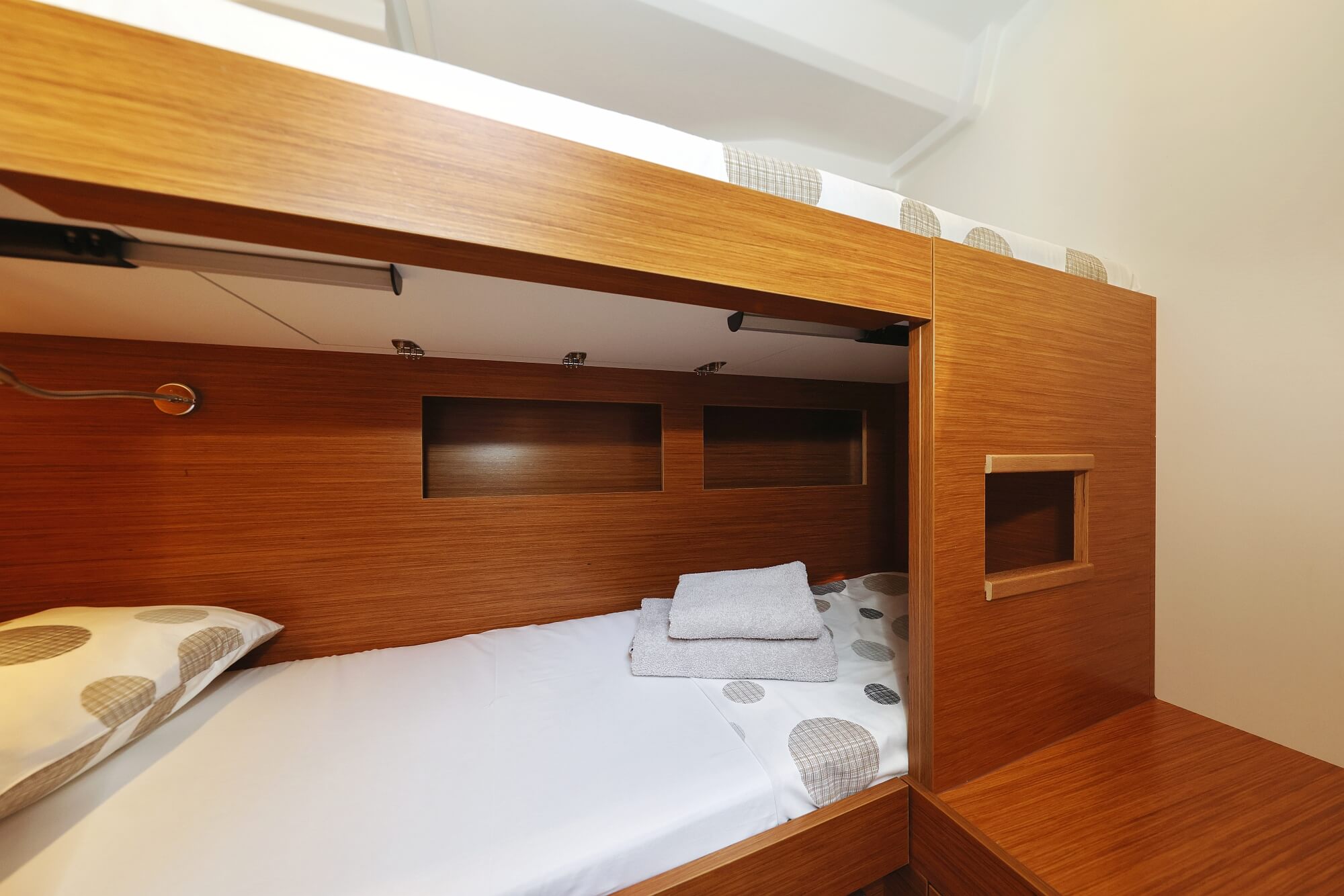 Hanse 510 - 4 + 1 cab. — photo 38