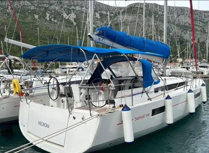 Sun Odyssey 440 - 4 cab. — photo 3
