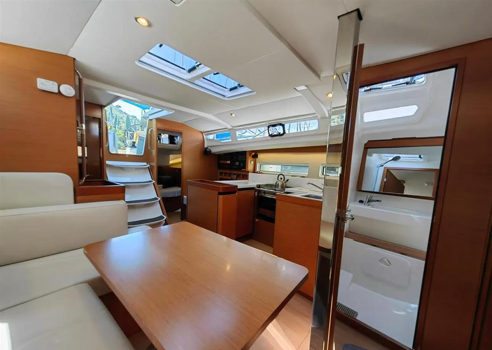 Sun Odyssey 440 - 4 cab. — photo 7