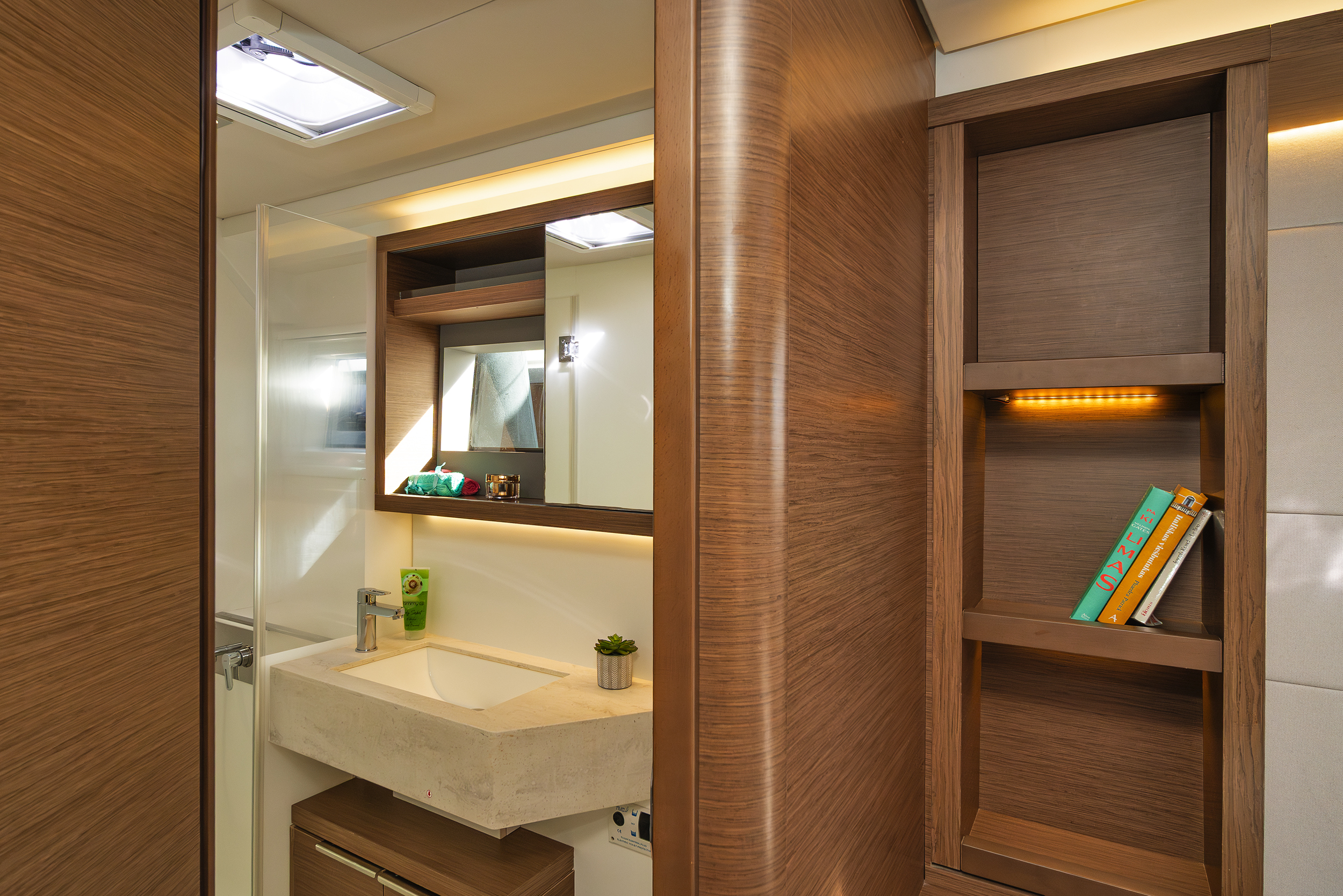 Lagoon 50 - 6 + 2 cab. — photo 3