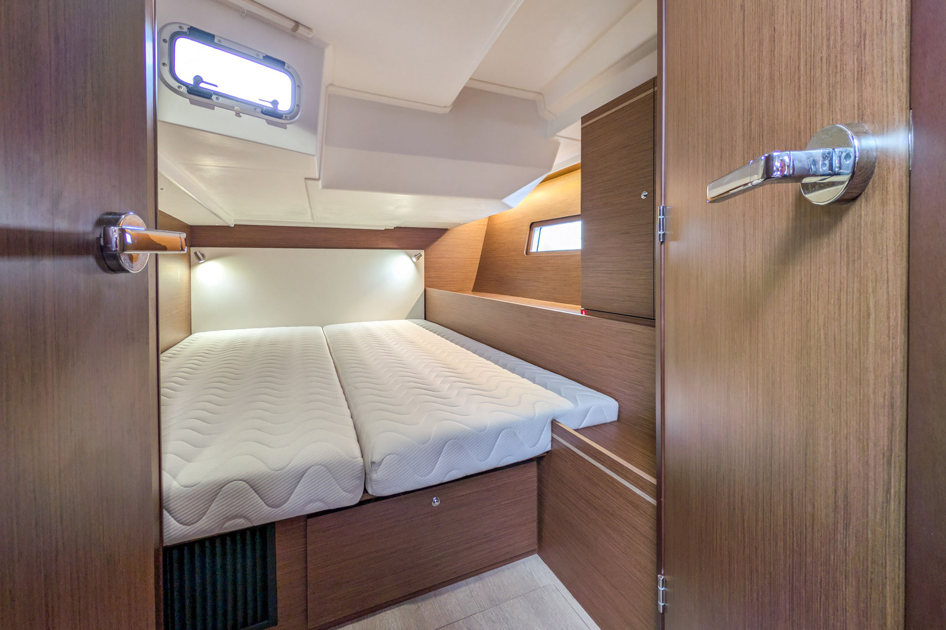 Oceanis 51.1 - 5 + 1 cab. — photo 22