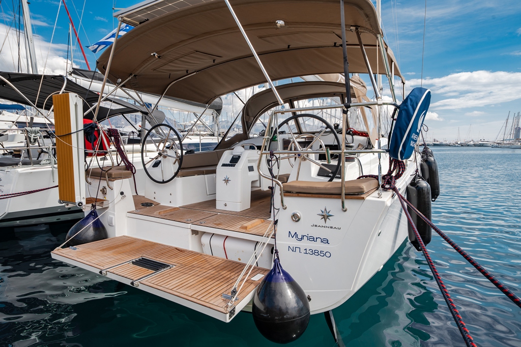 Sun Odyssey 415 — photo 1