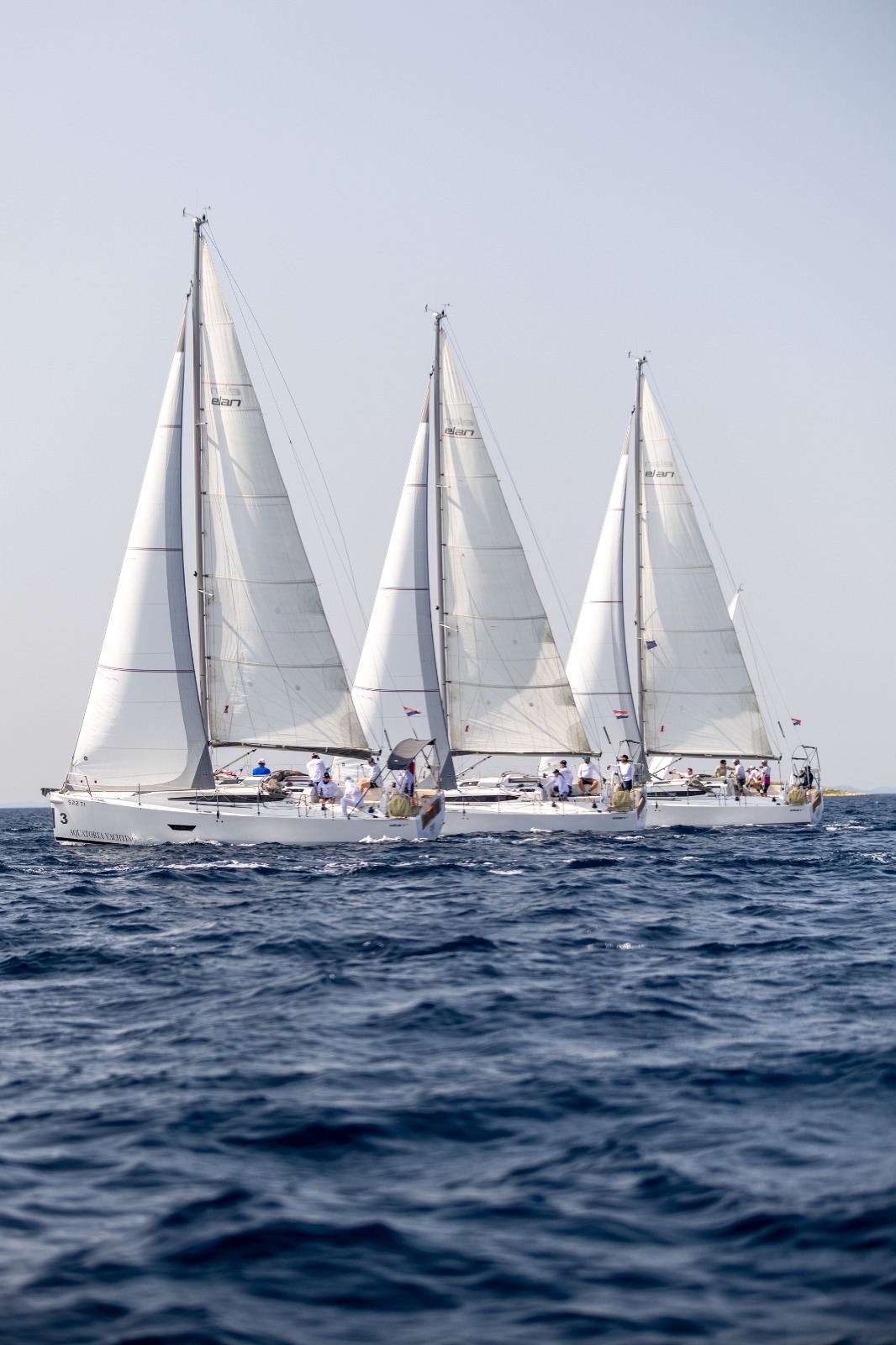 Elan E4 — photo 16