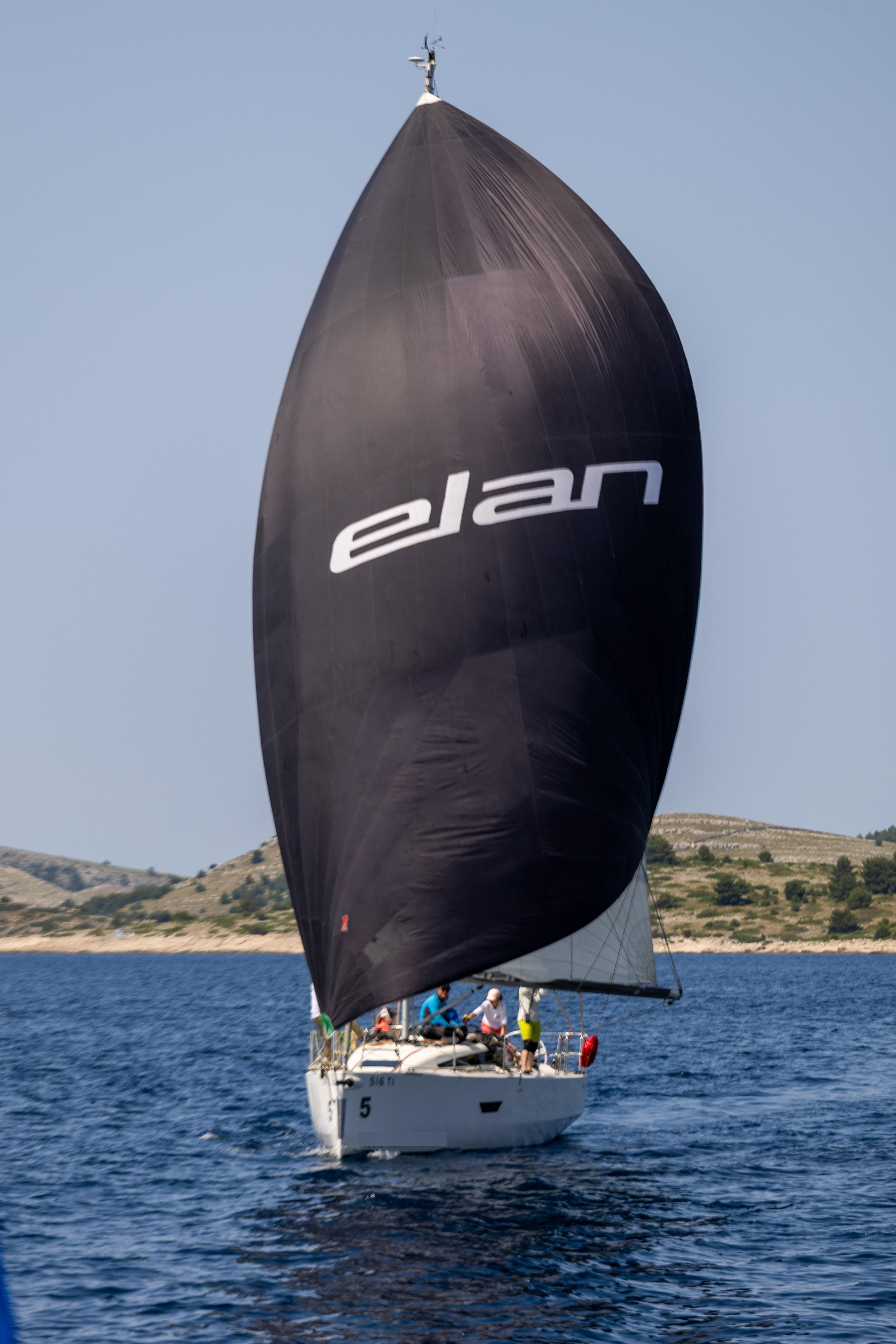 Elan E4 — photo 16