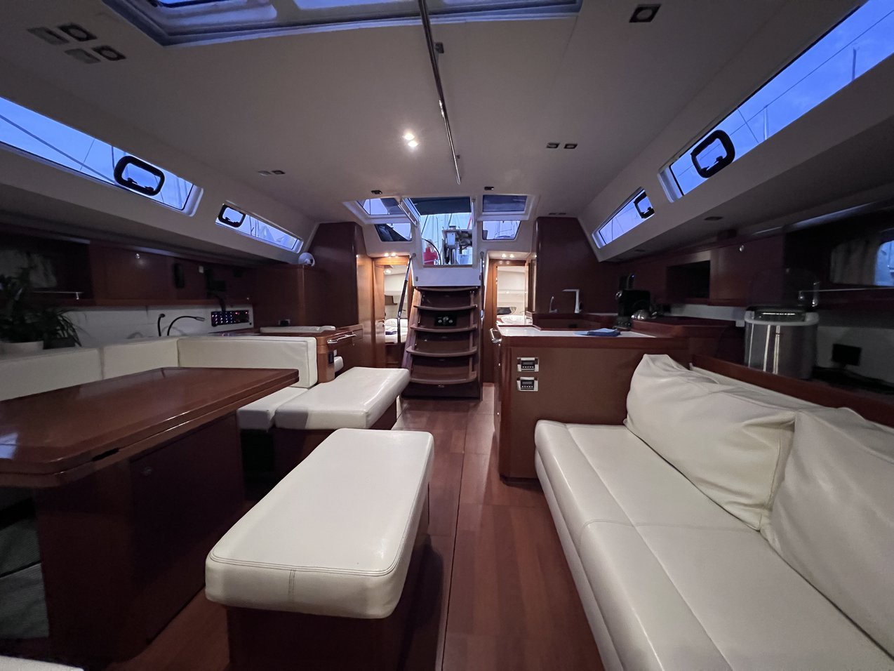 Oceanis 60 - 4 + 1 cab. — photo 9