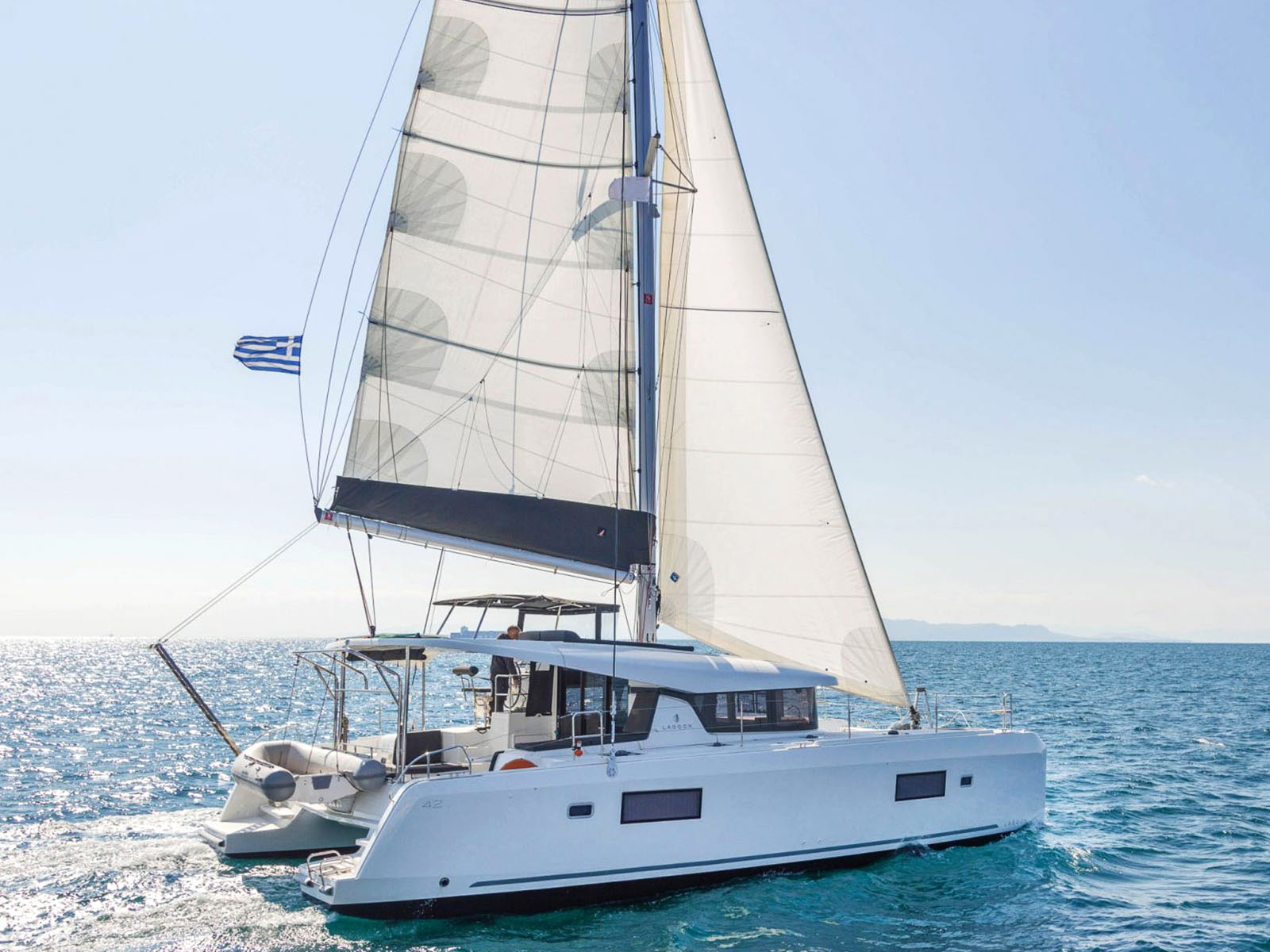 Lagoon 42 - 4 + 1 cab. — photo 1