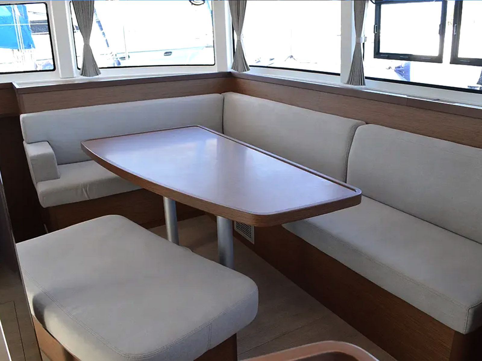 Lagoon 42 - 4 + 1 cab. — photo 11