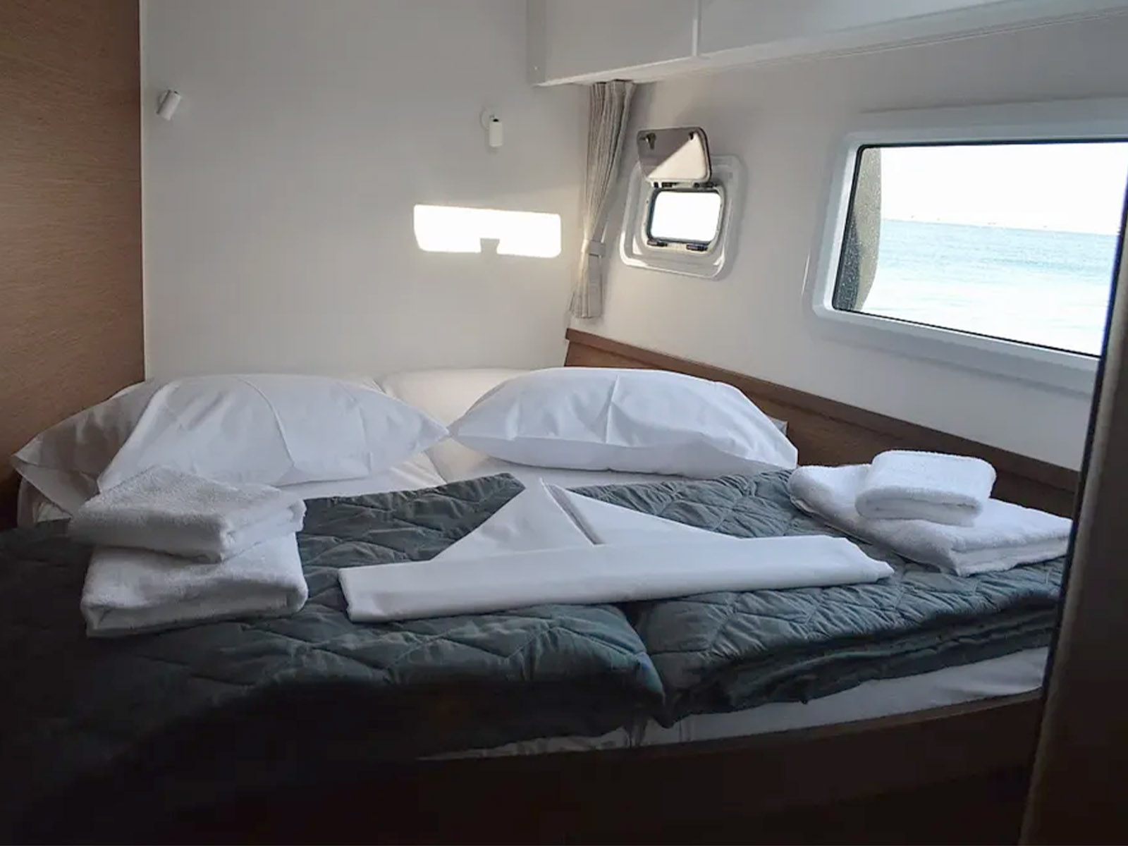 Lagoon 42 - 4 + 1 cab. — photo 12