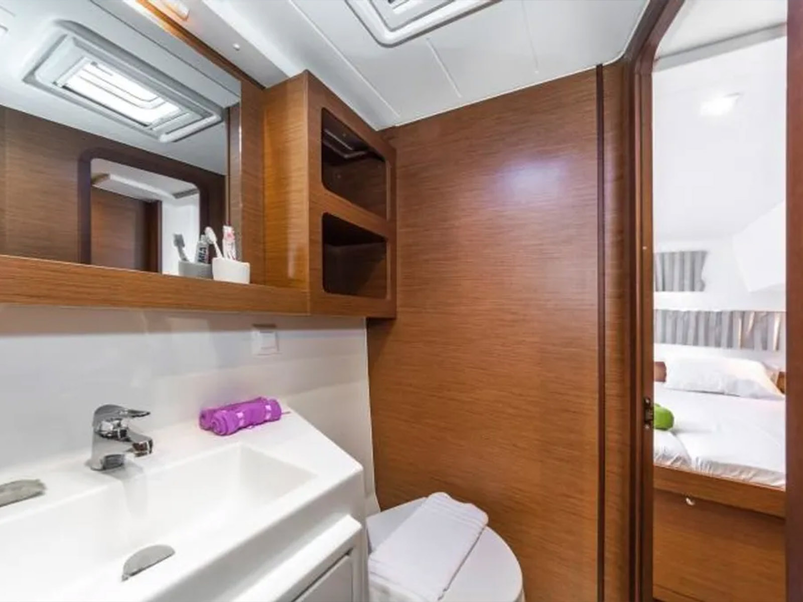 Lagoon 42 - 4 + 1 cab. — photo 13