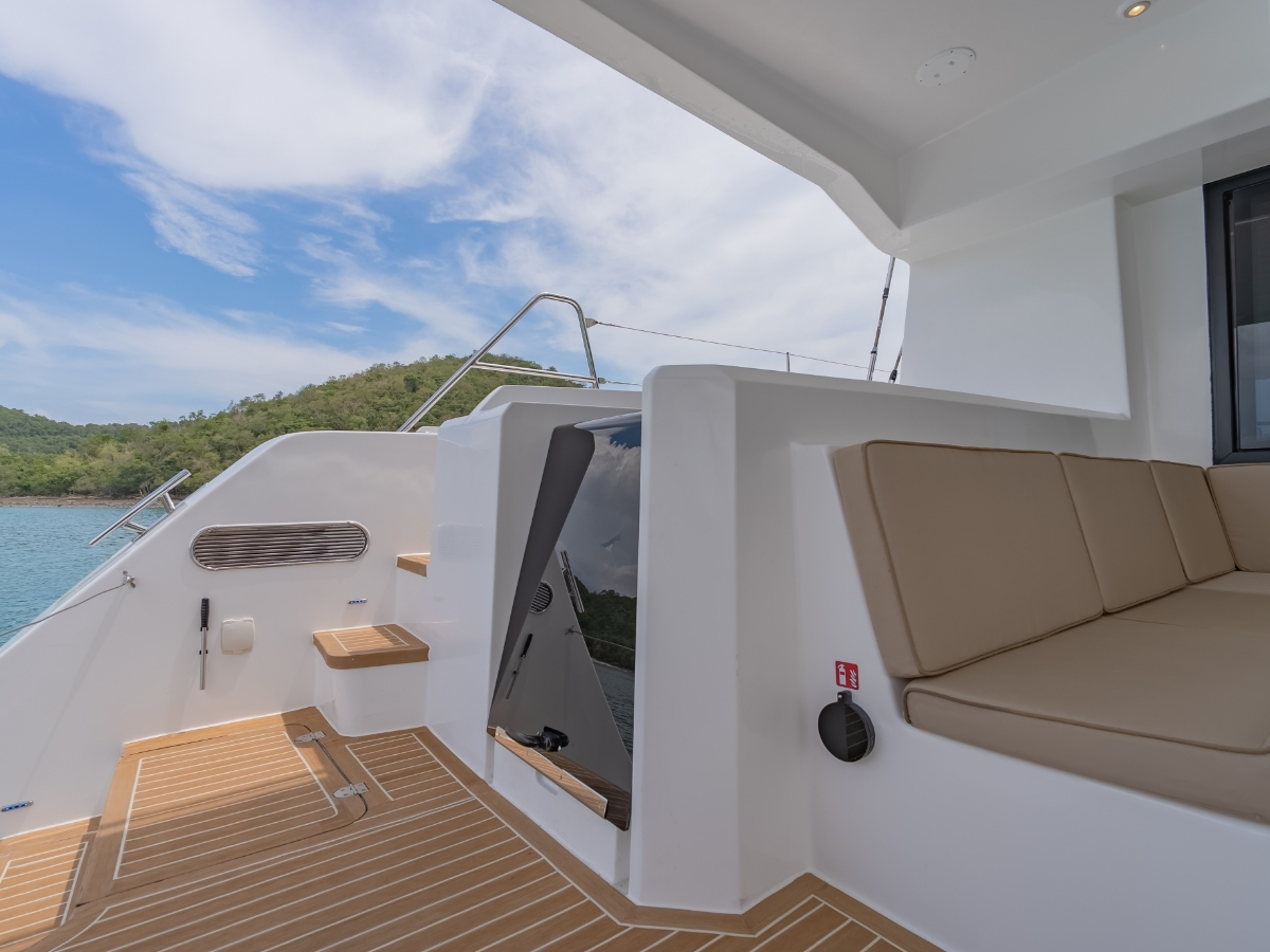 Island Spirit 525E — photo 15