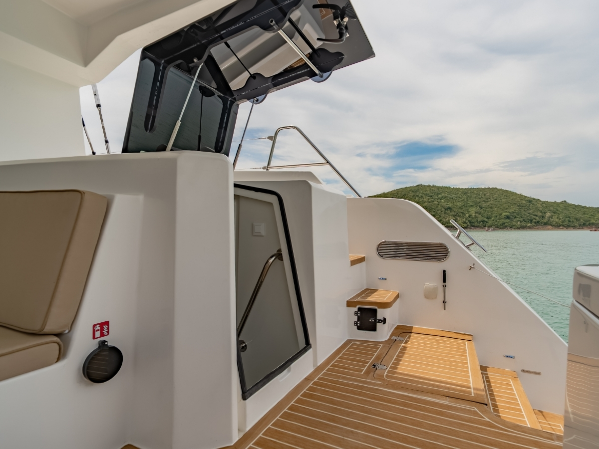 Island Spirit 525E — photo 18