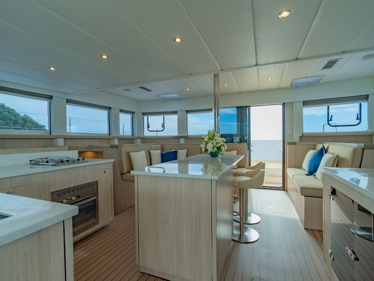 Island Spirit 525E — photo 21
