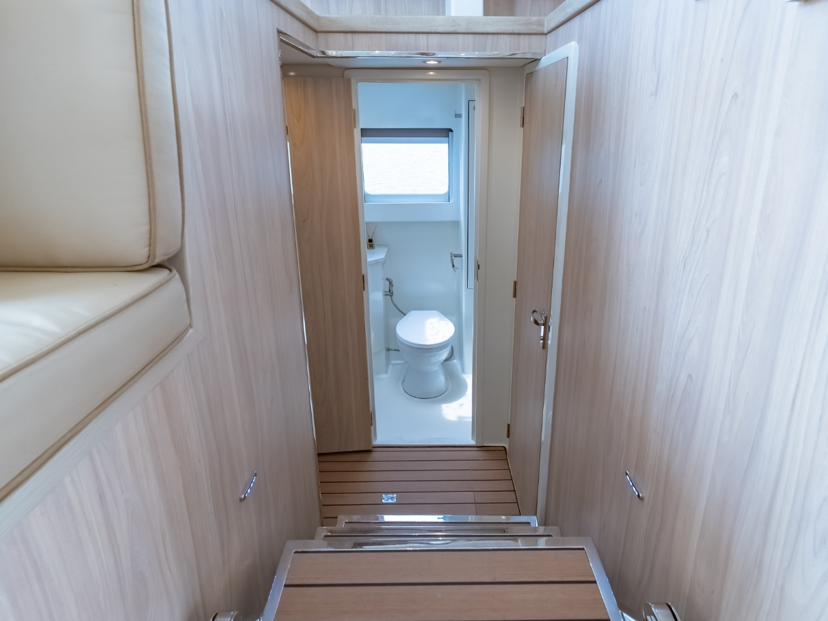 Island Spirit 525E — photo 43