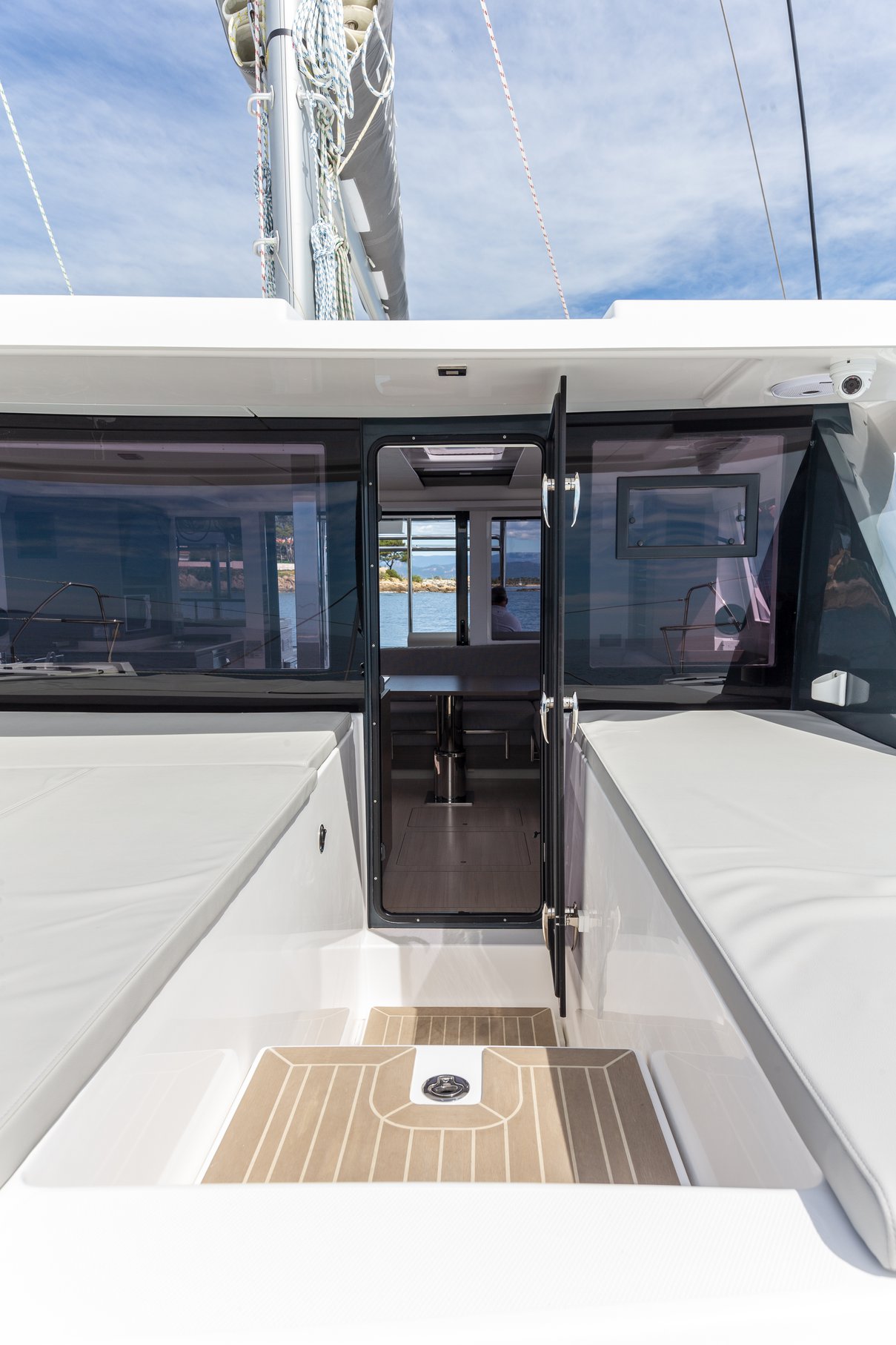 Leopard 42 - 3 cab. — photo 11