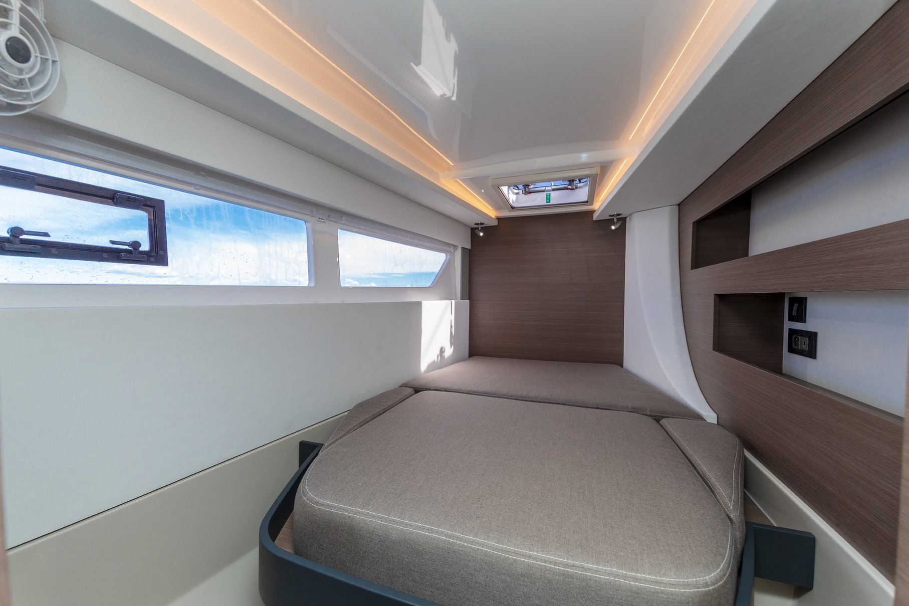 Leopard 42 - 3 cab. — photo 18
