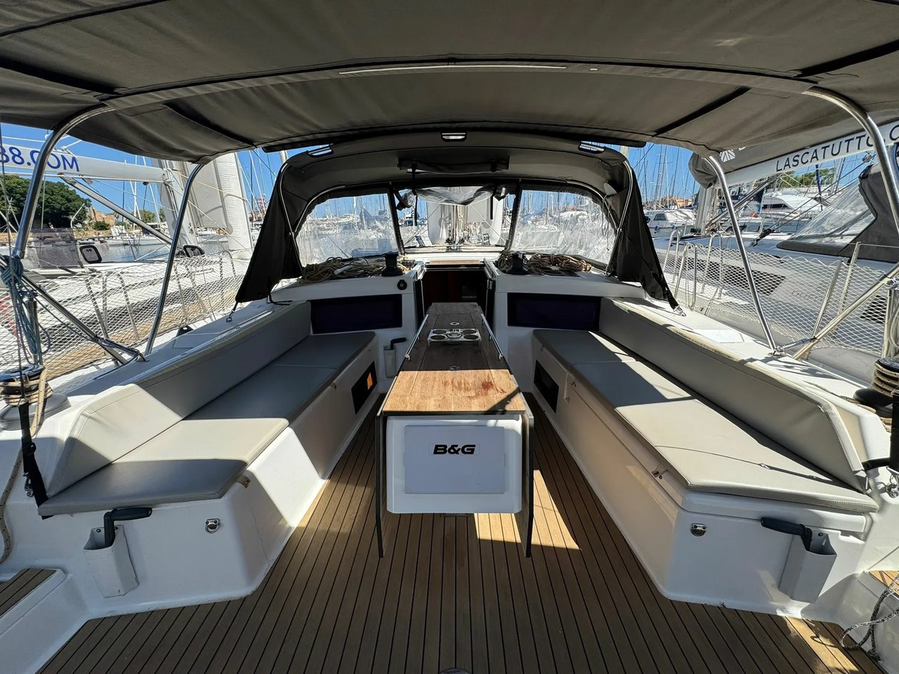 Dufour 470 - 4 + 1 cab. — photo 4