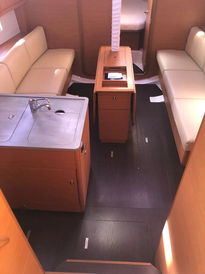 Dufour 37 - 2 cab. — photo 4