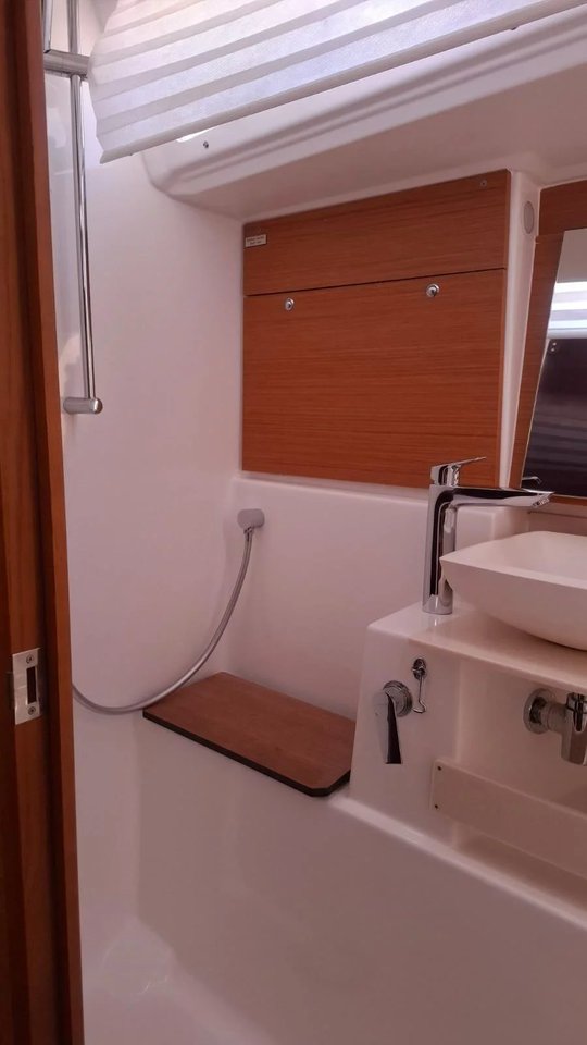 Dufour 430 GL — photo 10