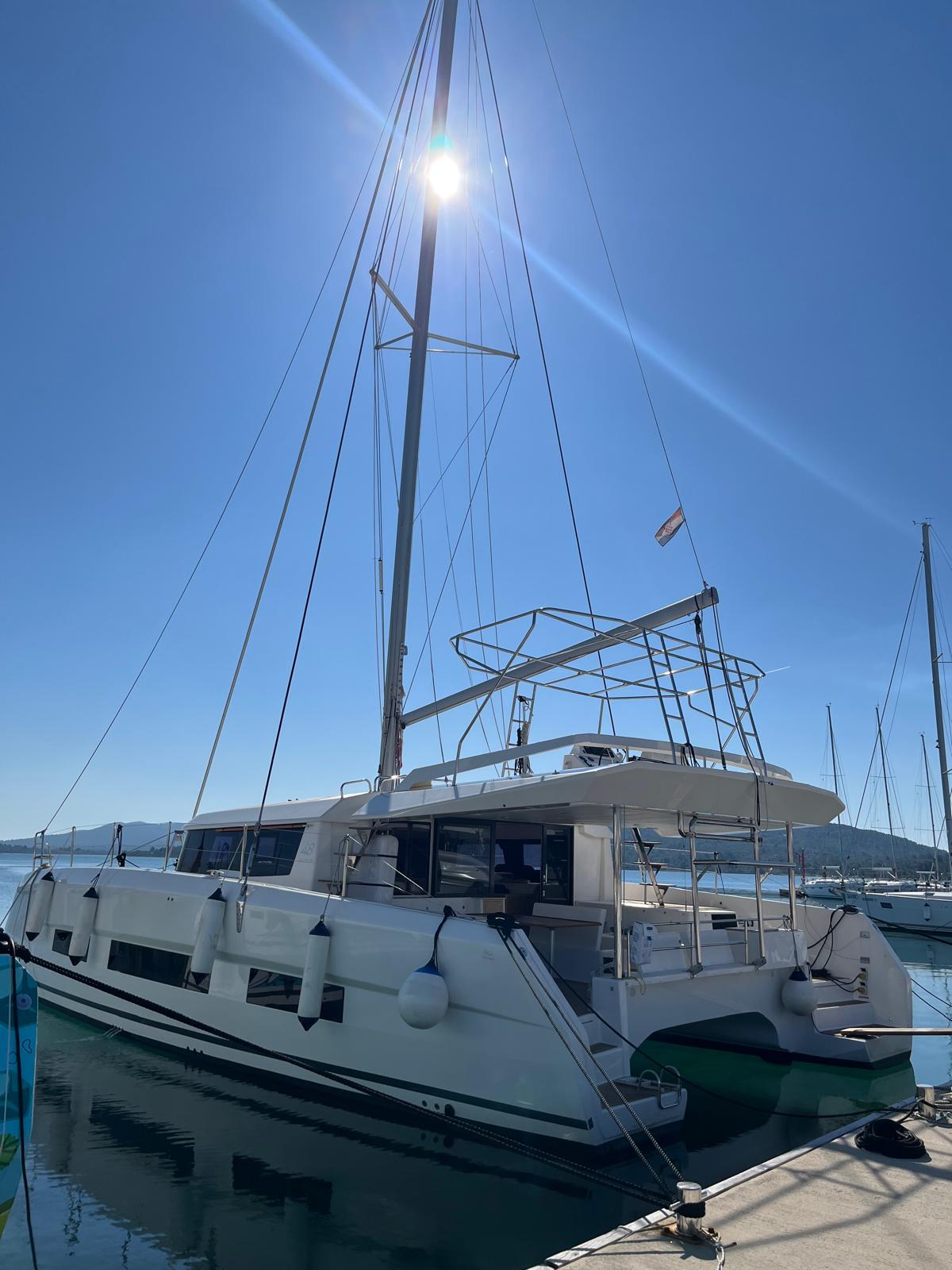 Dufour 48 Catamaran - 5 + 1 cab. — photo 6