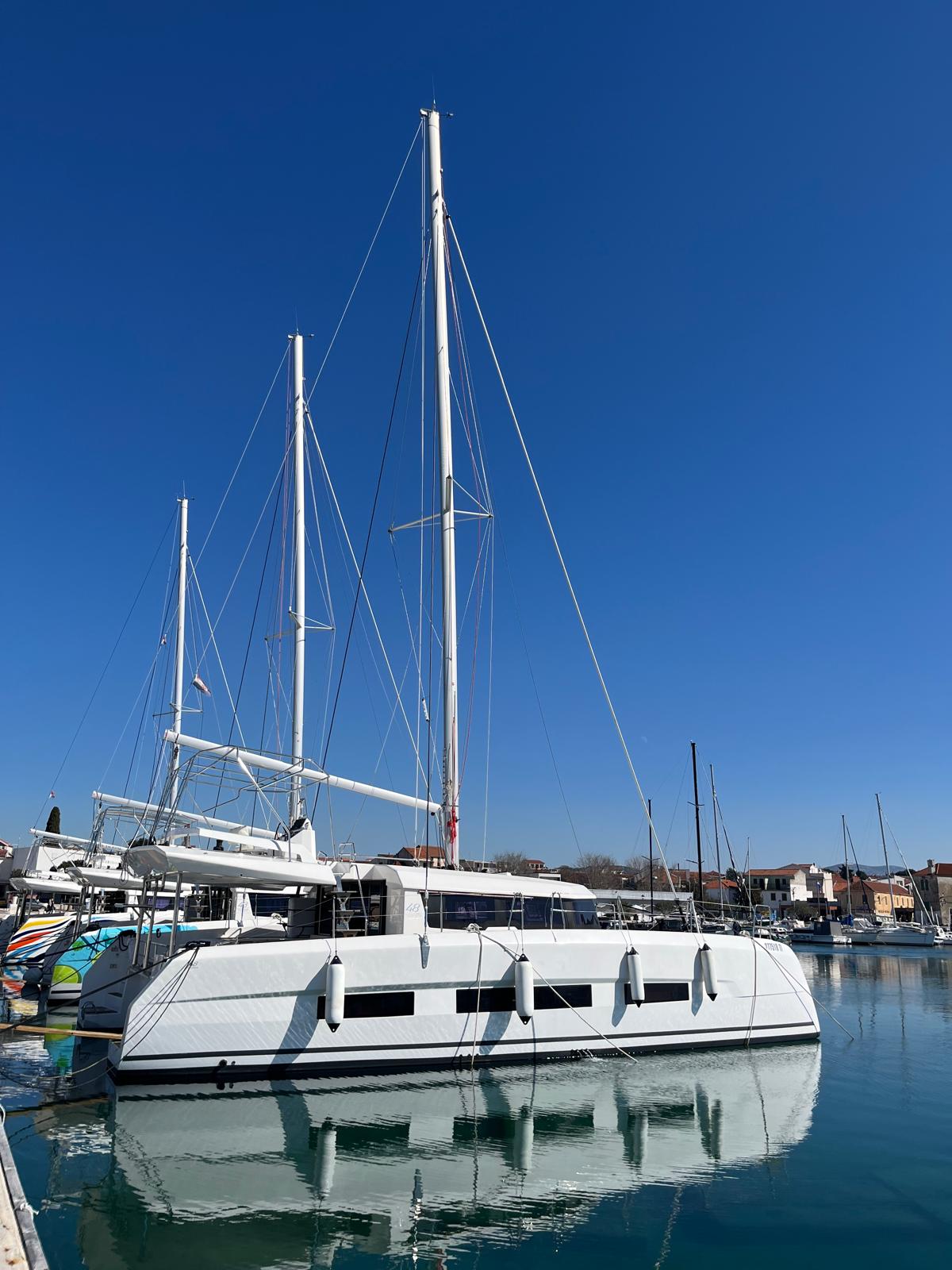 Dufour 48 Catamaran - 5 + 1 cab. — photo 7