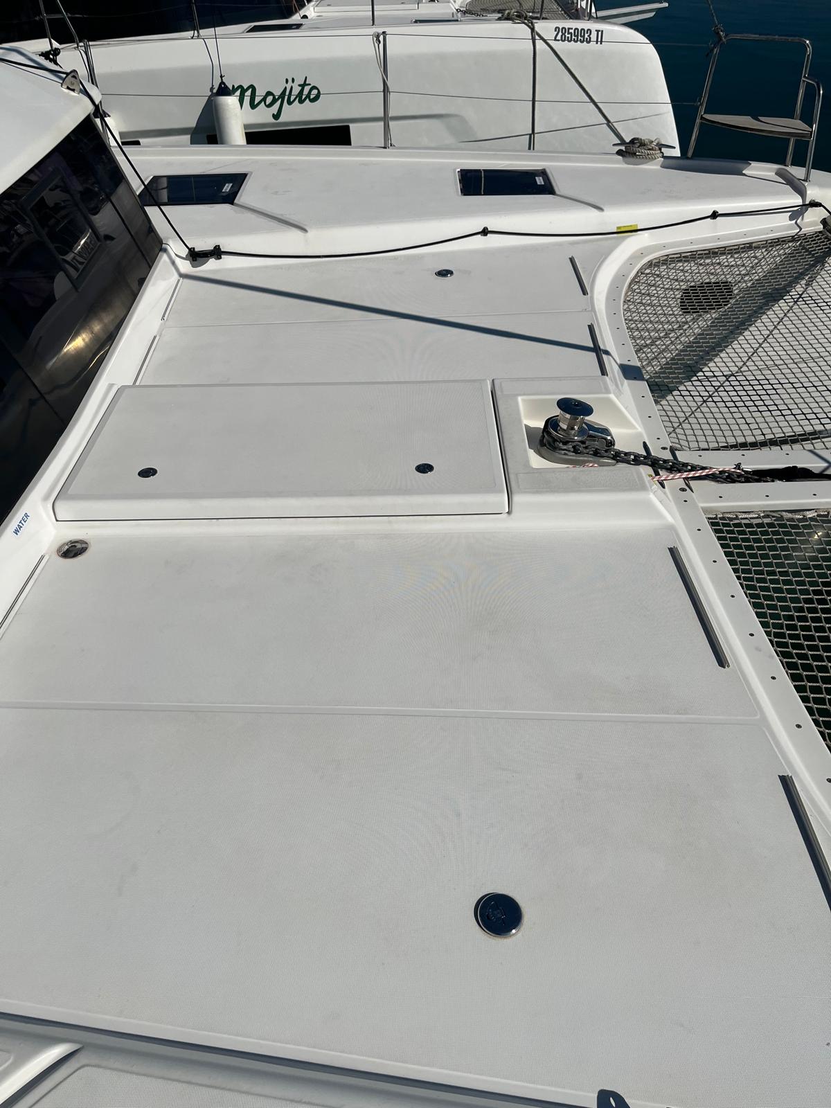 Dufour 48 Catamaran - 5 + 1 cab. — photo 11