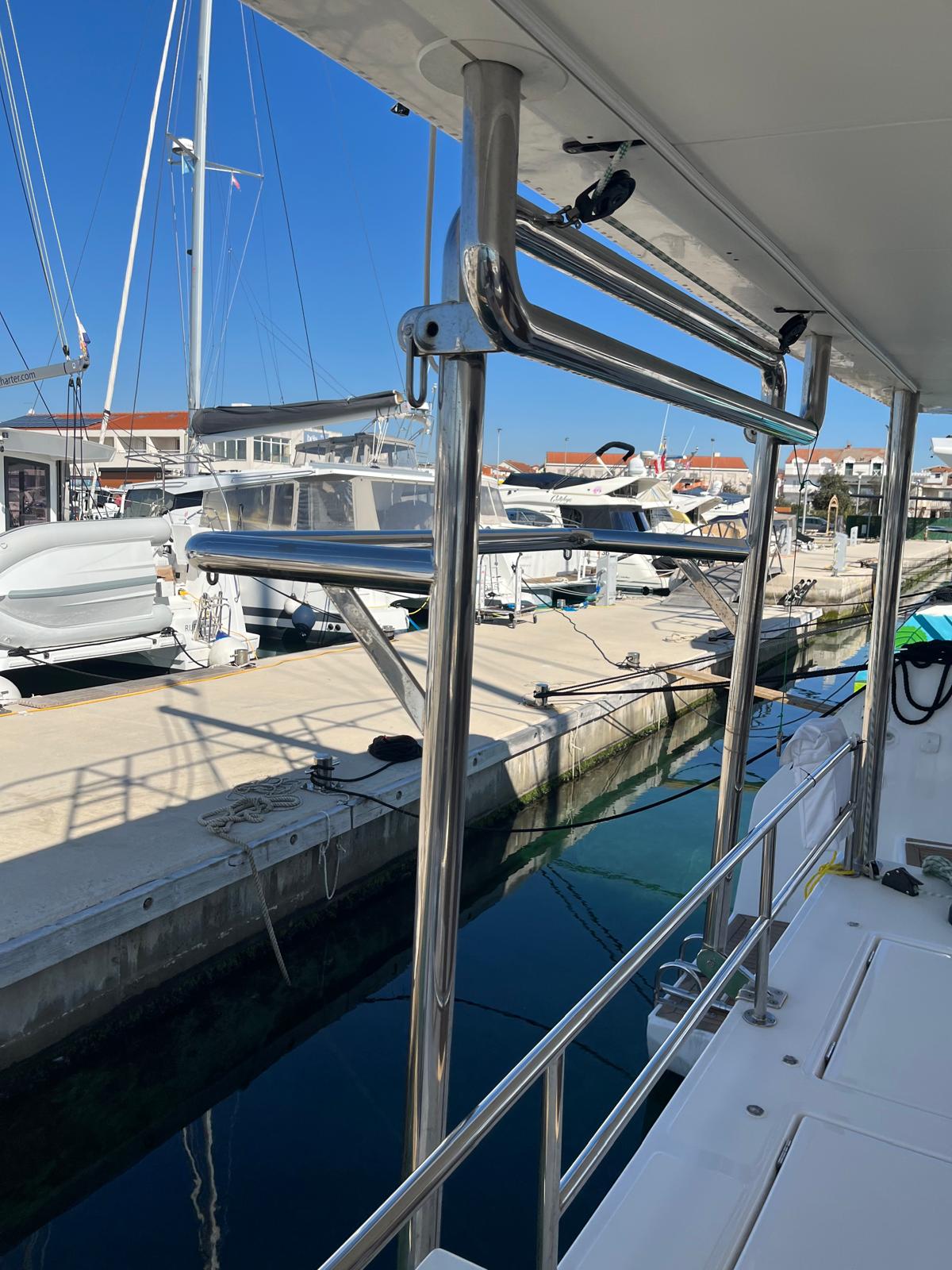 Dufour 48 Catamaran - 5 + 1 cab. — photo 12