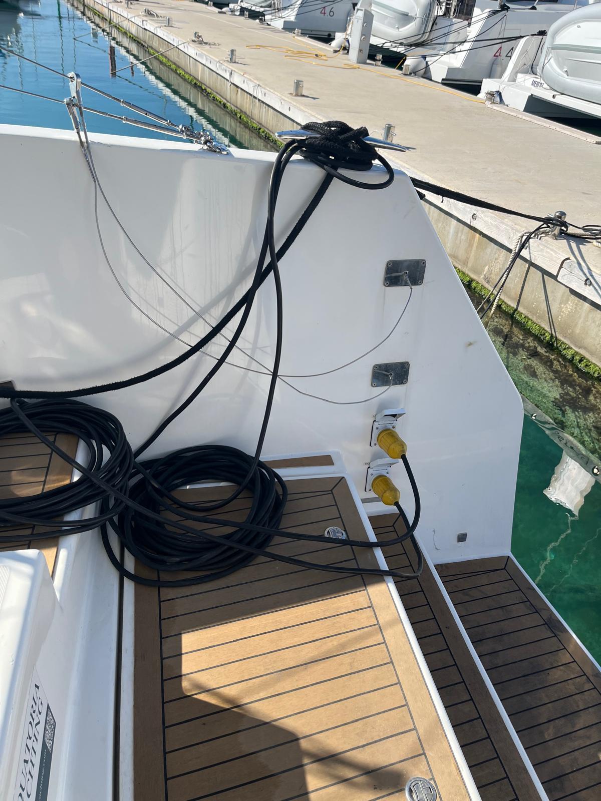 Dufour 48 Catamaran - 5 + 1 cab. — photo 14