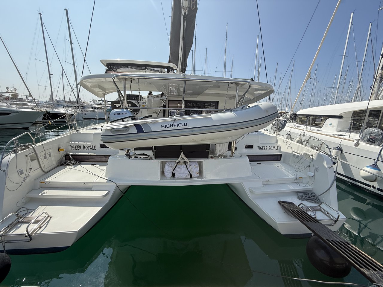 Lagoon 42 - 4 + 2 cab. — photo 1
