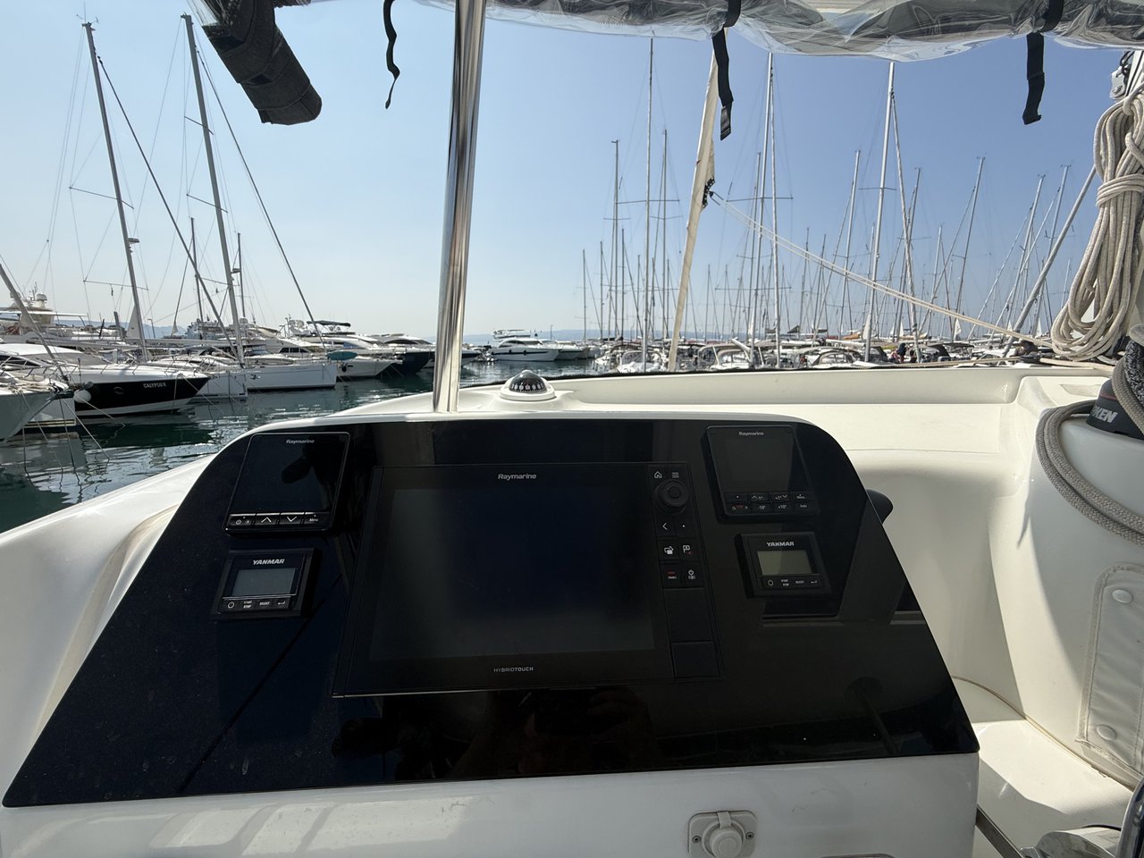 Lagoon 42 - 4 + 2 cab. — photo 7