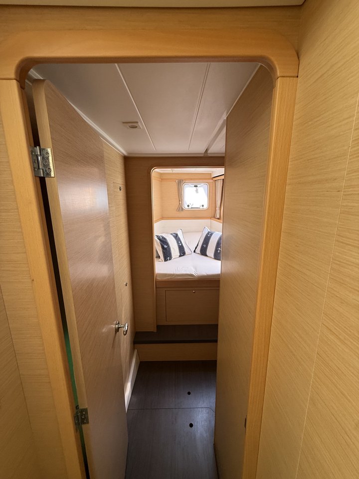Lagoon 39 - 4 + 2 cab. — photo 17