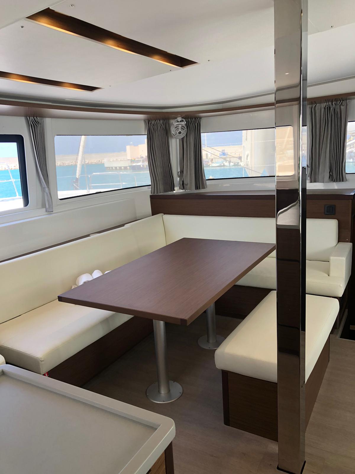 Lagoon 46 Fly — photo 15