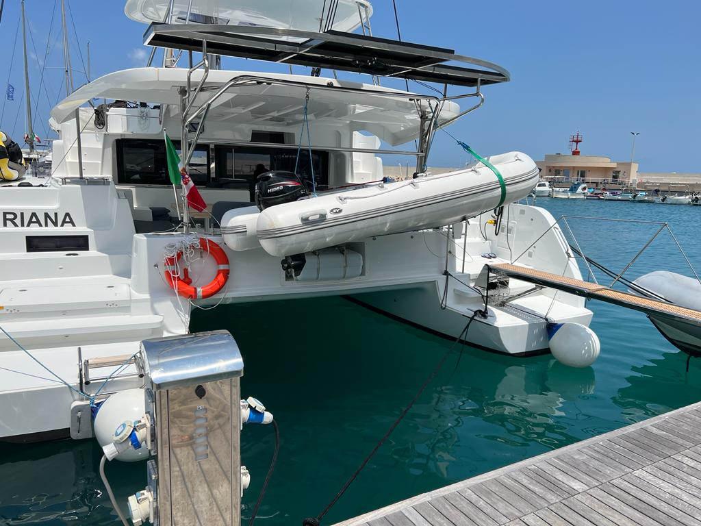 Lagoon 46 Fly — photo 1