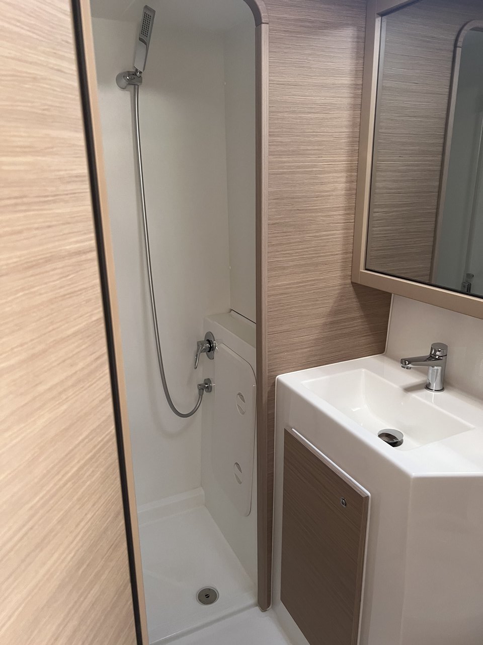 Lagoon 42 - 4 + 2 cab. — photo 18