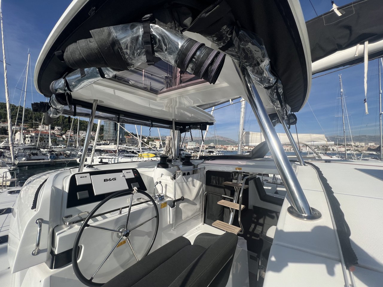 Lagoon 42 - 4 + 2 cab. — photo 7