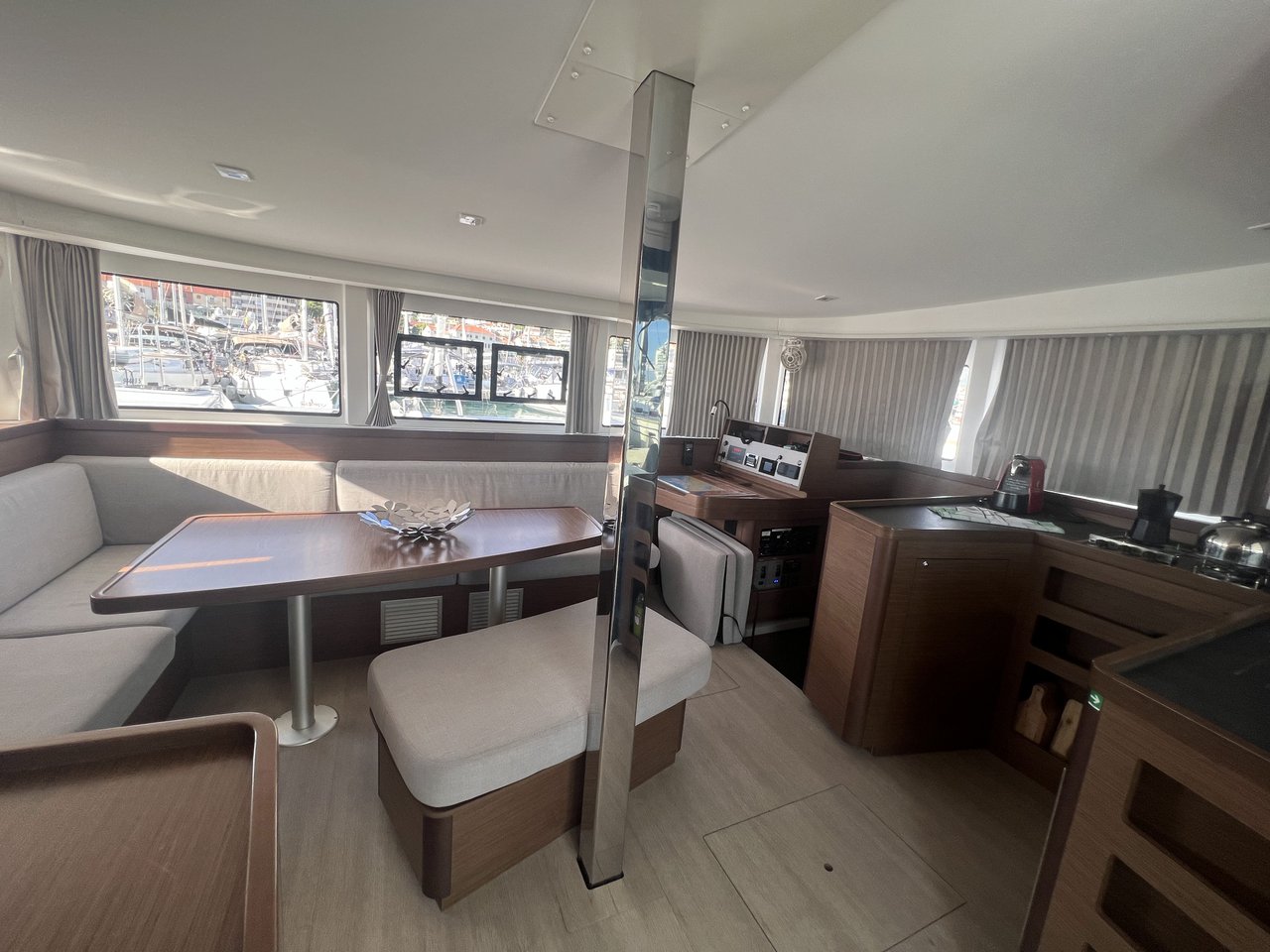 Lagoon 42 - 4 + 2 cab. — photo 13