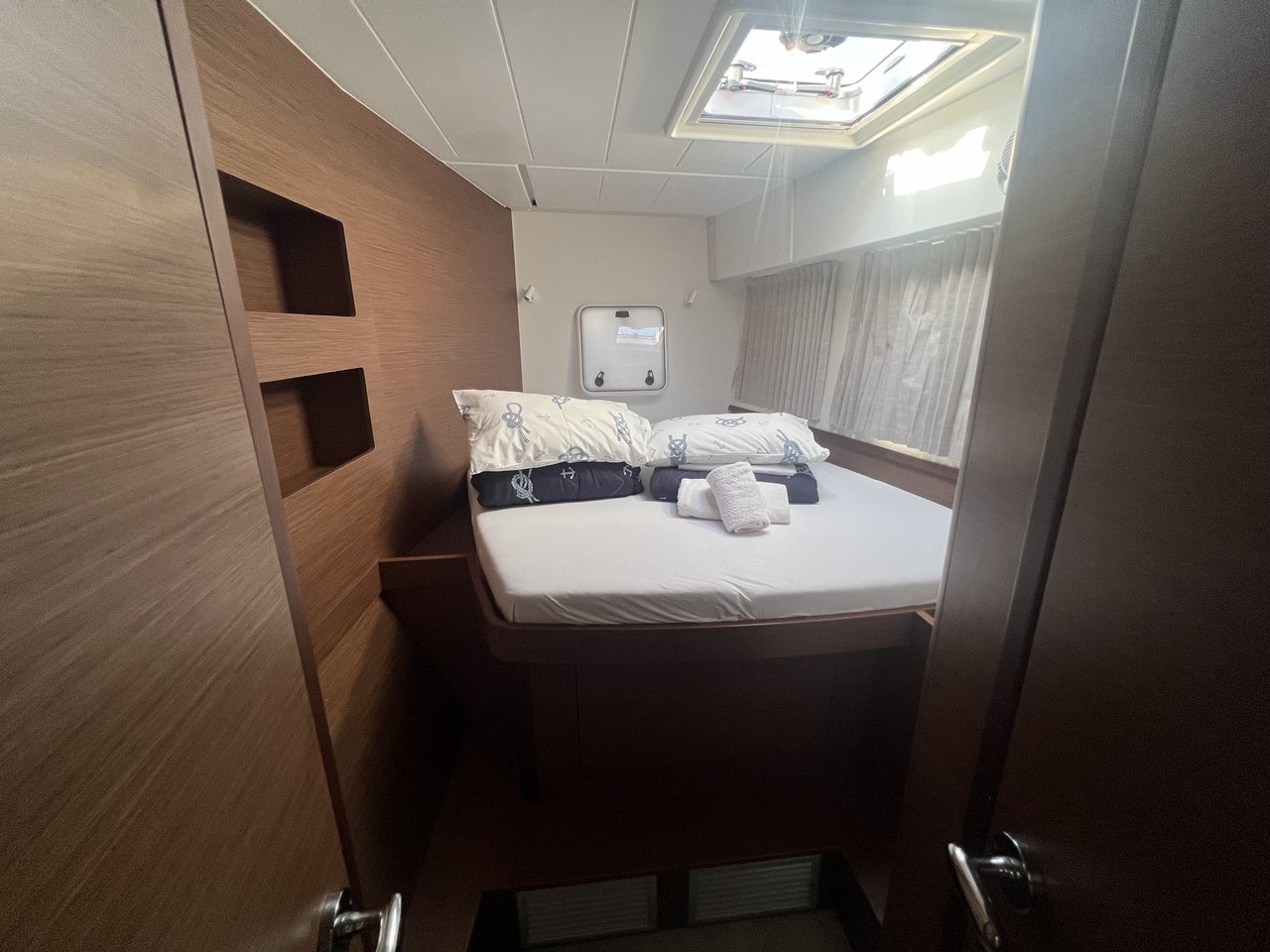 Lagoon 42 - 4 + 2 cab. — photo 16