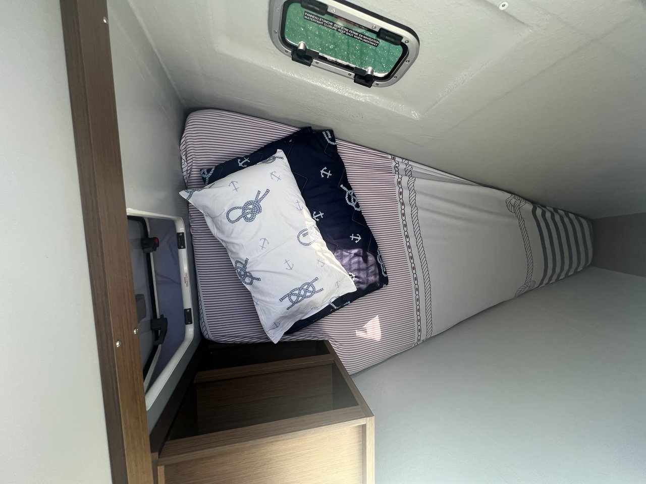 Lagoon 42 - 4 + 2 cab. — photo 18