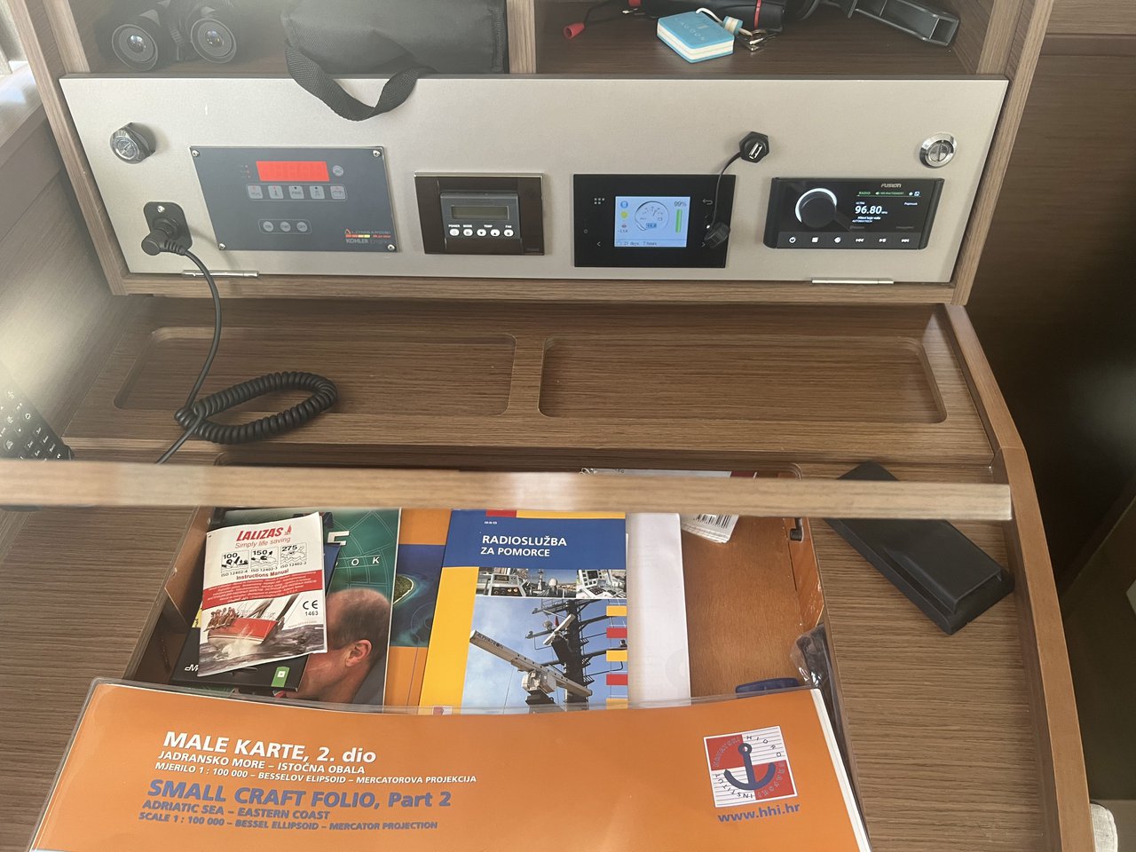 Lagoon 42 - 4 + 2 cab. — photo 24