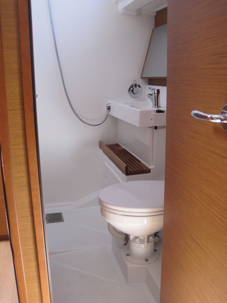Sun Odyssey 490 - 5 + 1 cab. — photo 30