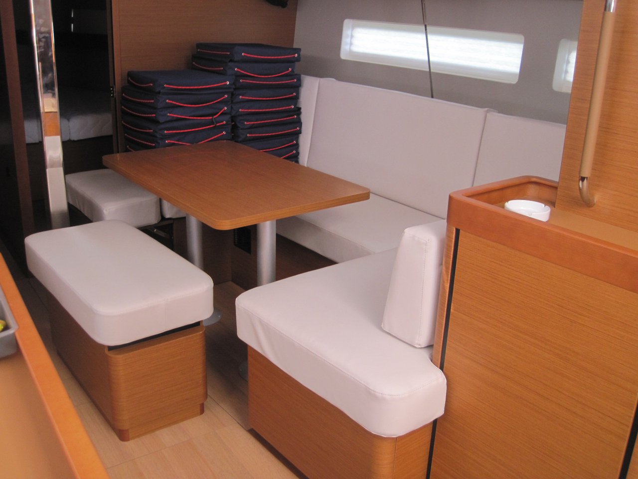Sun Odyssey 440 - 4 cab. — photo 17