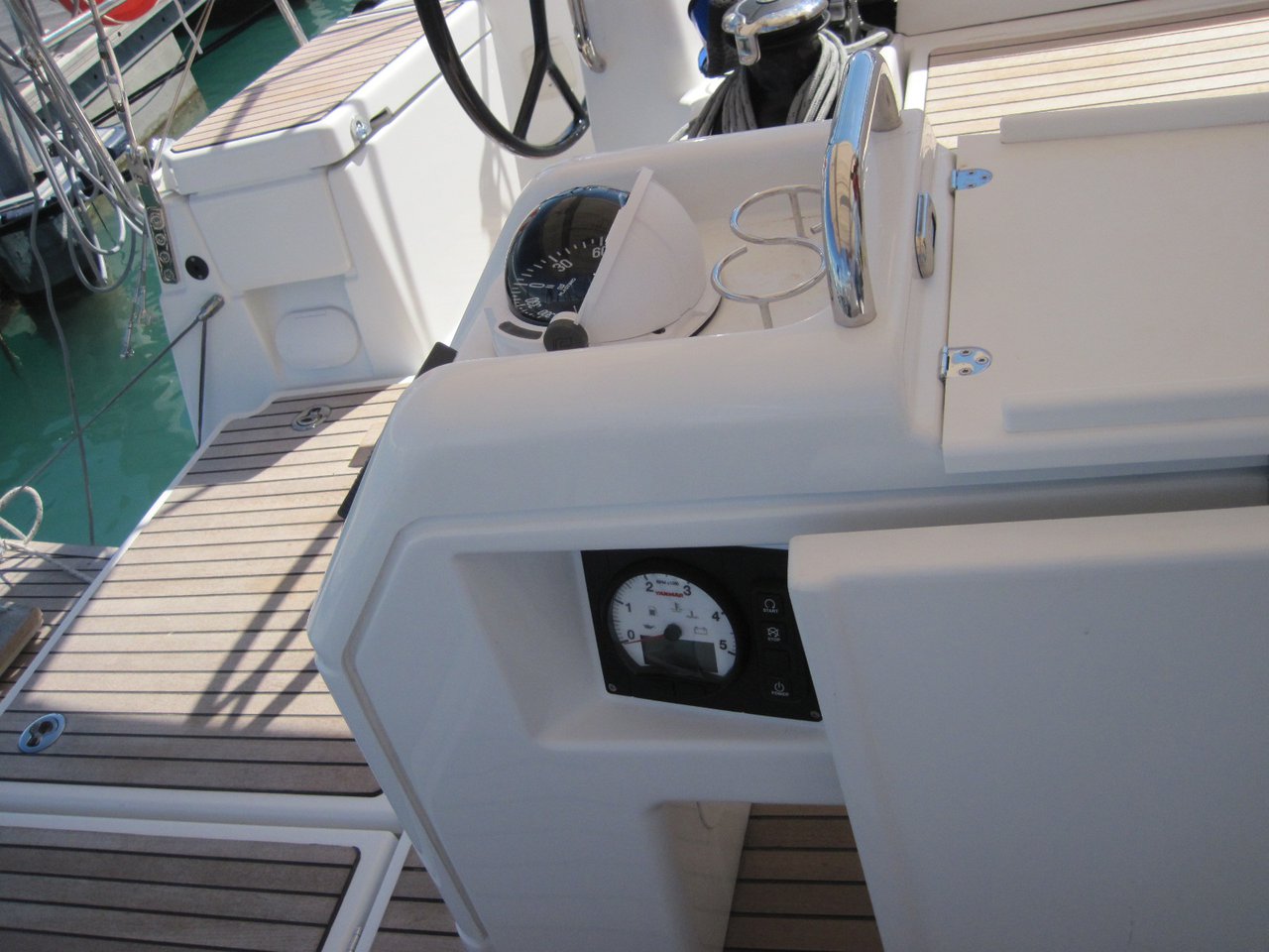 Sun Odyssey 440 - 4 cab. — photo 15