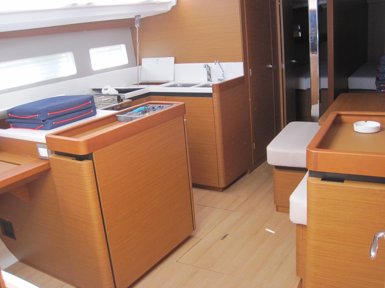 Sun Odyssey 440 - 4 cab. — photo 25