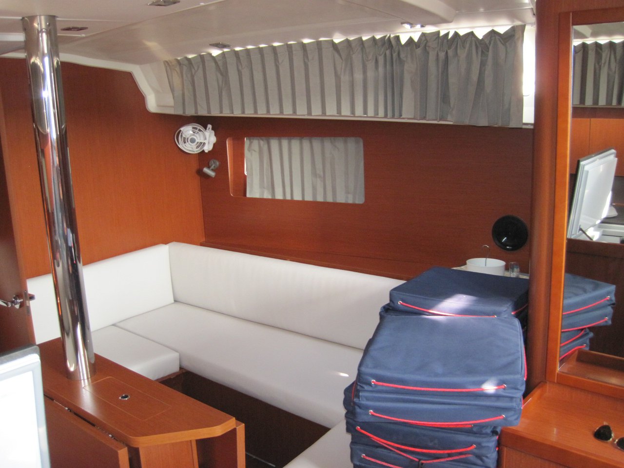 Oceanis 41.1 — photo 16