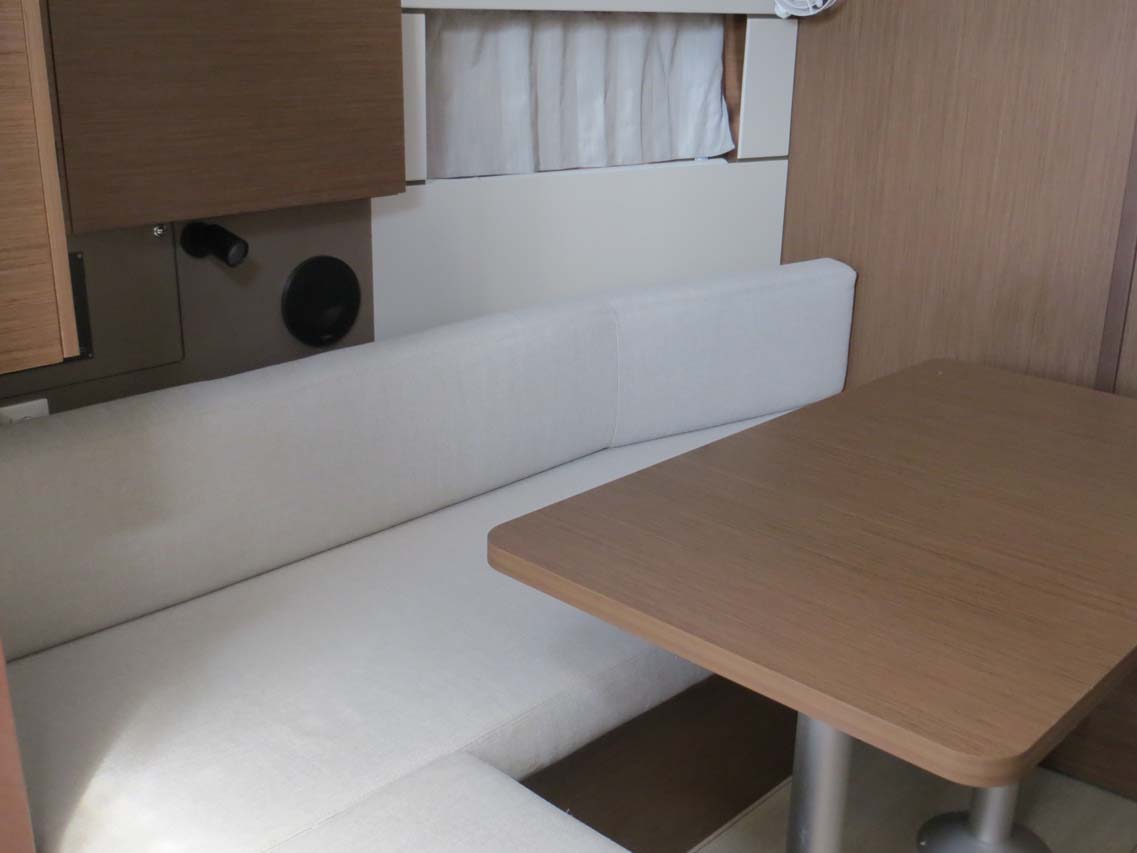 Oceanis 38.1 — photo 9