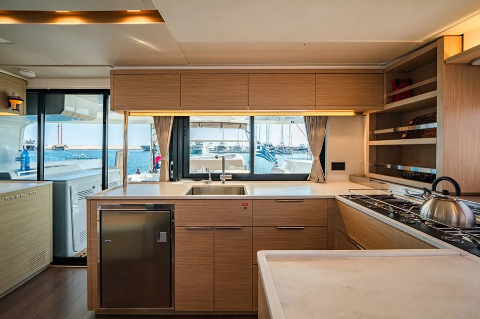 Lagoon 46 - 4 + 2 cab. — photo 9