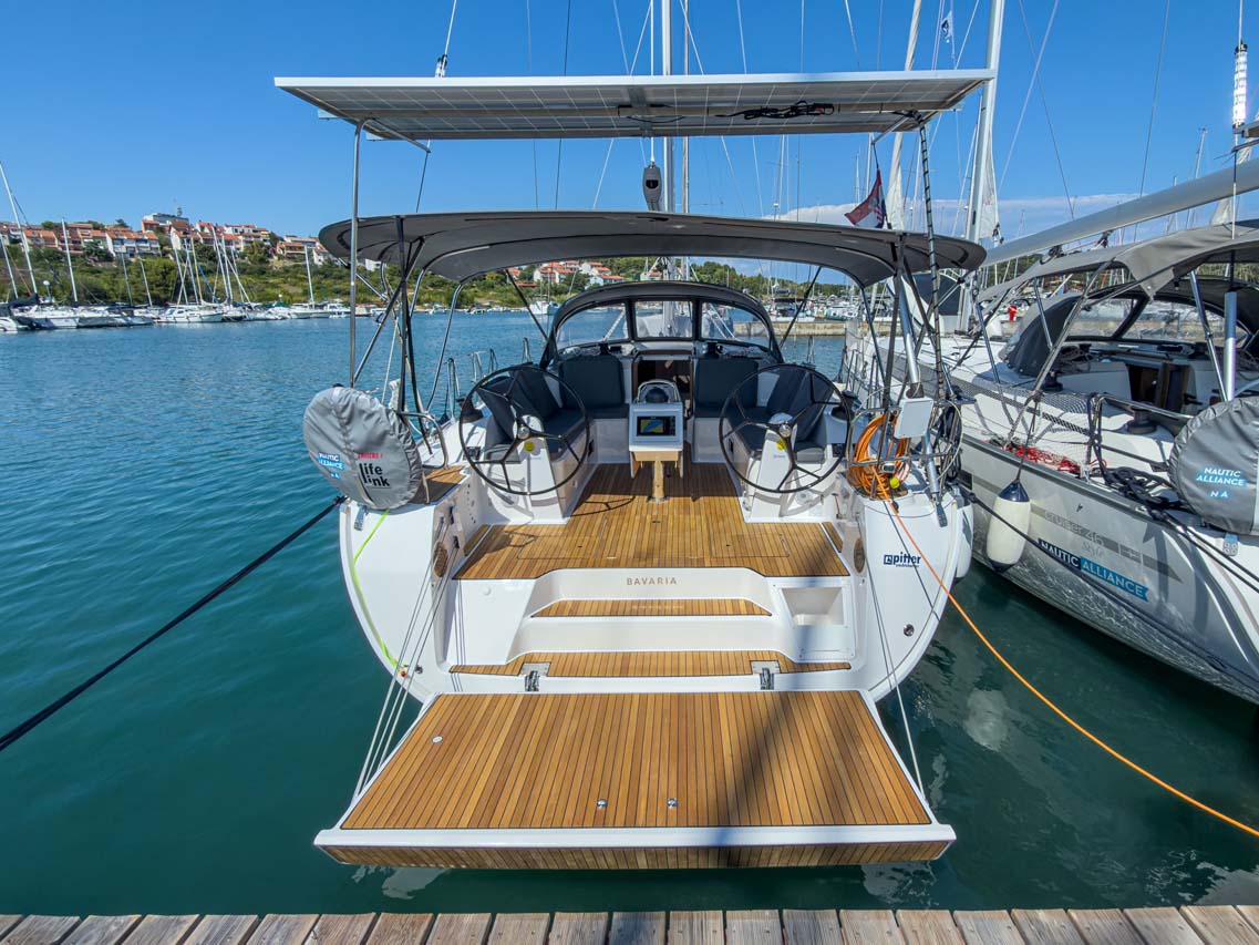 Bavaria Voyager 45 — photo 14